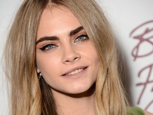 Cara Delevingne elmondta véleményét a szelfizésről! Azonnal rátámadtak!