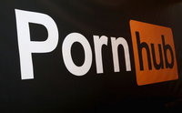 Kemény szigorításokat vezetett be a legnagyobb pornószájt