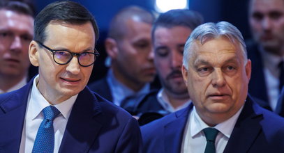 Morawiecki wychwalał Orbana w Budapeszcie. Były premier odpowiedział Sikorskiemu