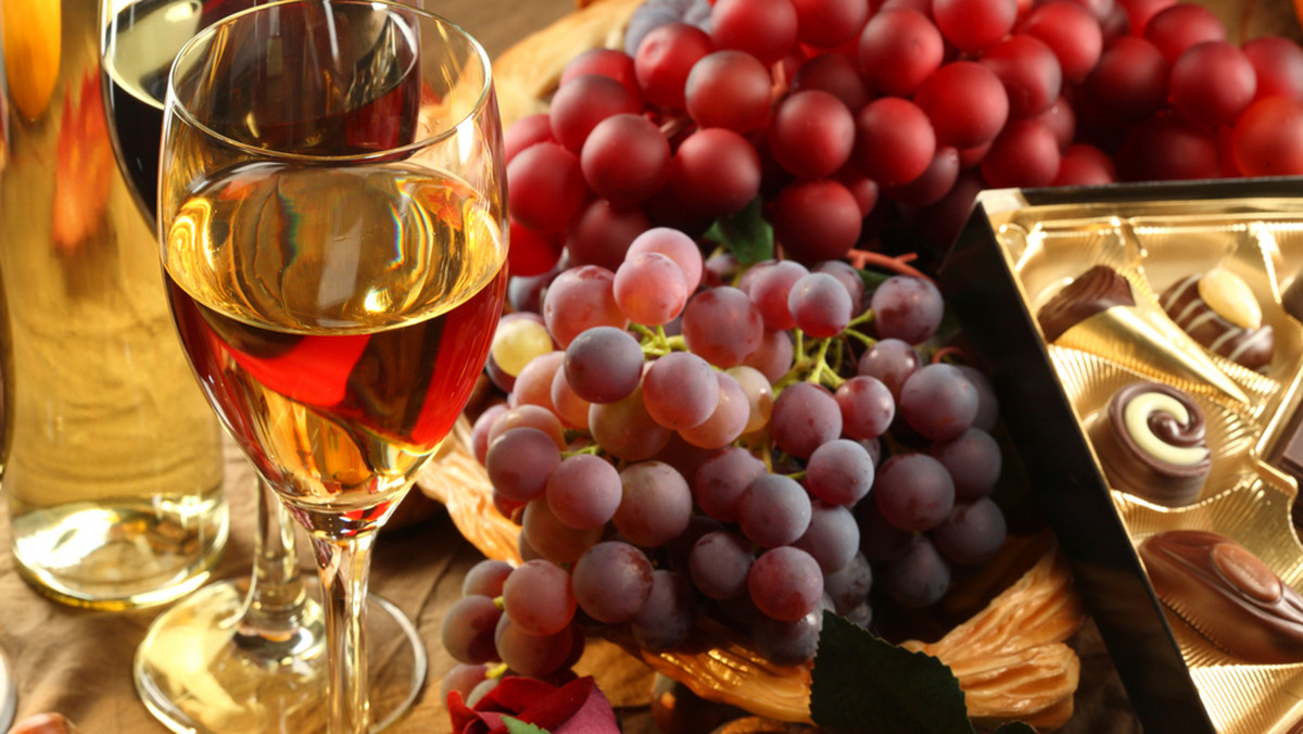 Dobre warunki geograficzne czynią z Polski potencjalnego producenta doskonałej, jakości win owocowych. Polska Rada Winiarstwa podejmuje wysiłki, dla przywrócenia rodzimemu trunkowi jego dawnej świetności. Krajowe wina mogą konkurować z francuskim Pinot Noir, czy Cabernet.