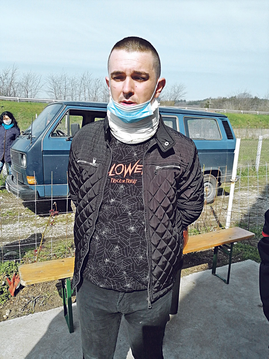 Ovo je Nenad S., otac  koji je u nesreći izgubio osmomesečnog sina na istom mestu gde su pre dve godine nastradali njegovi tast, tašta i šurak