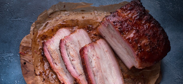 Przepis na boczek pieczony Tomasza Strzelczyka. Idealny na wielkanocny stół