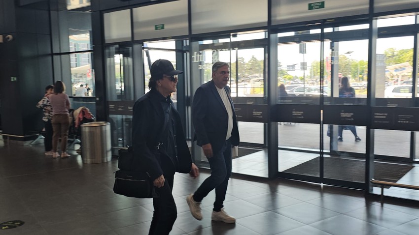 Zdravko Čolić na aerodromu