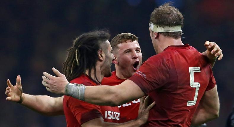 Wales produced a brilliant second-half performance to beat England and keep alive their hopes of a third Six Nations Grand Slam under Warren Gatland