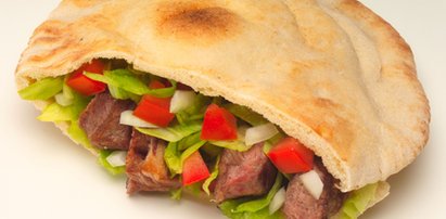 Kebab grozy – po zatruciu żąda odszkodowania