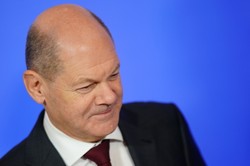 Europa wróci do przedwojennych relacji z Rosją? Aplauz sali po słowach Scholza