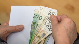 podatek od wesel i komunii w 2026 roku. kiedy koperta staje się darowizną, którą trzeba zgłosić?