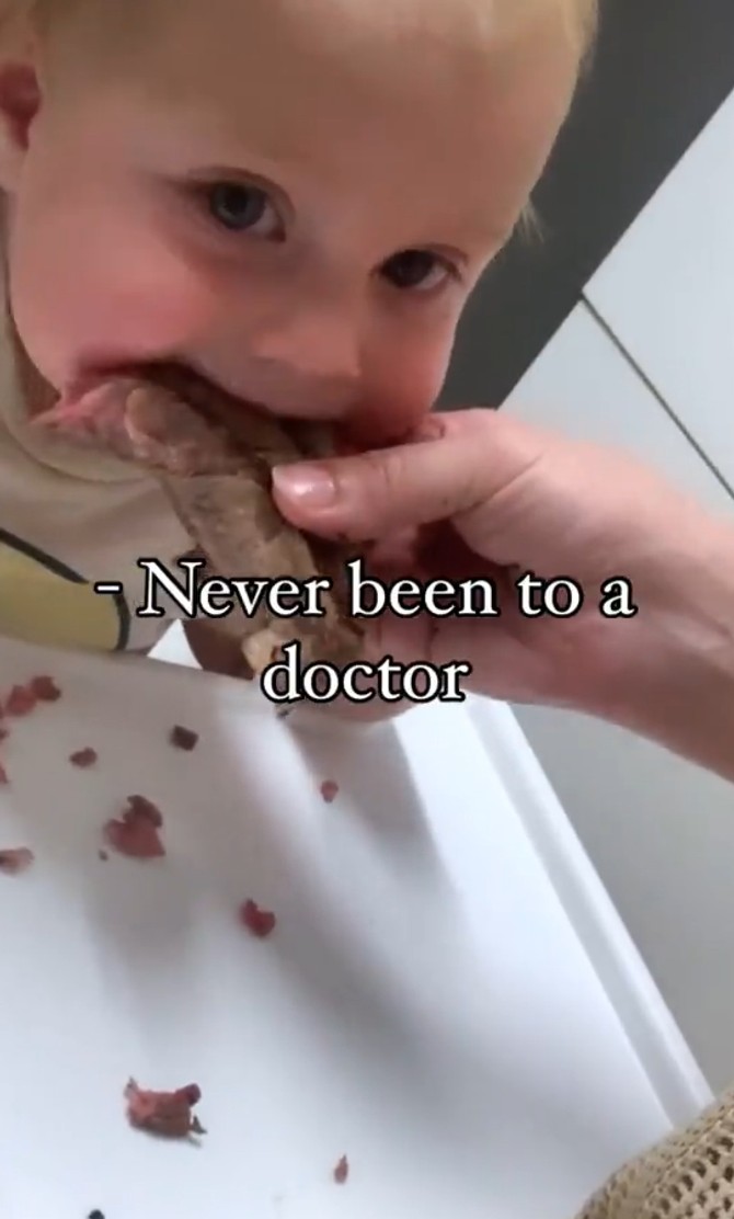 Bivša veganka deci daje samo meso