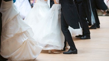 nagranie ze studniówki hitem sieci. zatańczyli do muzyki z nowej wersji "chłopów" [wideo]