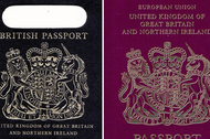 Stary paszport Wielkiej Brytanii używany do 1988 roku po lewej. Po prawej paszport Wielkiej Brytanii używane obecnie. fot. twitter