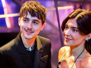 Kylie Jenner és Timothée Chalamet a Coachellán csókcsatázott, ettől garantáltan zavarba jössz