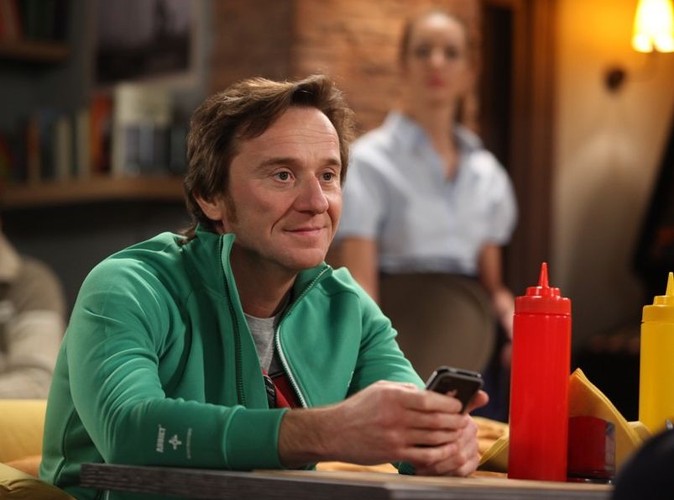 I jest Jacek, singiel z wyboru, który zamiast stałego związku, woli przelotne romanse z pięknymi kobietami