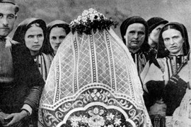 Zbog JEZIVOG OBIČAJA I KRVI NA ČARŠAVU prošla sam pakao prve bračne noći: Muž je legao preko mene, a onda sam ČULA NJIH - evo šta bi se desilo da KRVI NIJE BILO