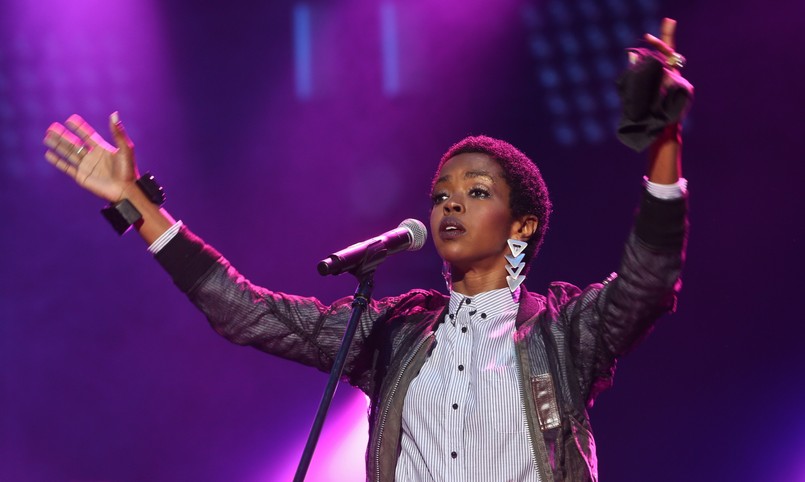 Lauryn Hill nie złożyła zeznań podatkowych w latach 2005, 2006 i 2007. W tym czasie zarobiła około 1,8 miliona dolarów. Zapytana o to, czy świadomie i celowo nie uiściła należności, gwiazda odpowiedziała, że tak. Grozi jej do trzech lat pozbawienia wolności i 75 tysięcy grzywny. Wokalistka została wypuszczona za kaucją po wpłaceniu 150 tysięcy dolarów. Kolejna rozprawa zaplanowana jest na listopad