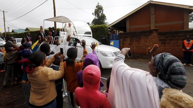 Papież odwiedził dzielnicę biedoty w Nairobi