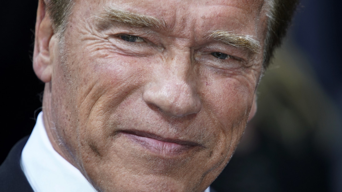 Arnold Schwarzenegger musiał przejść nagłą operację na otwartym sercu. Aktor czuje się już lepiej i dochodzi do siebie.