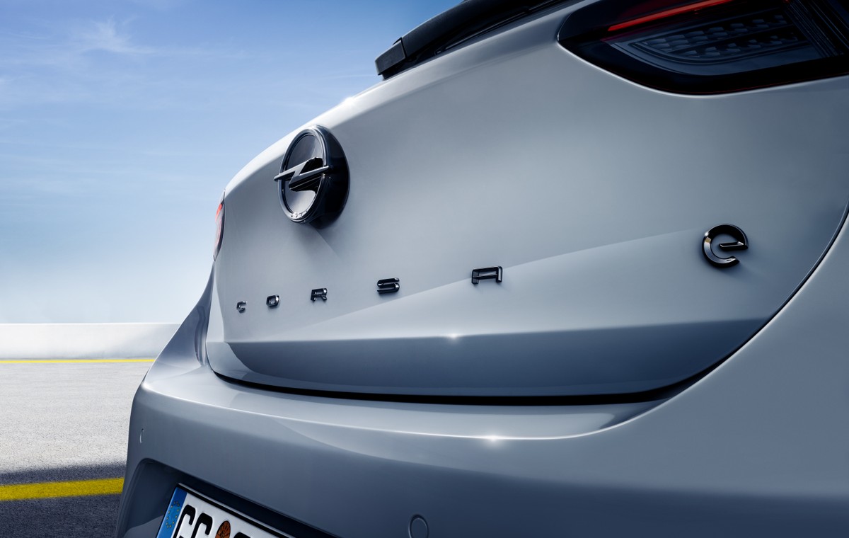 Opel Corsa 2023. Lifting dodaje do gamy 48-woltową hybrydę