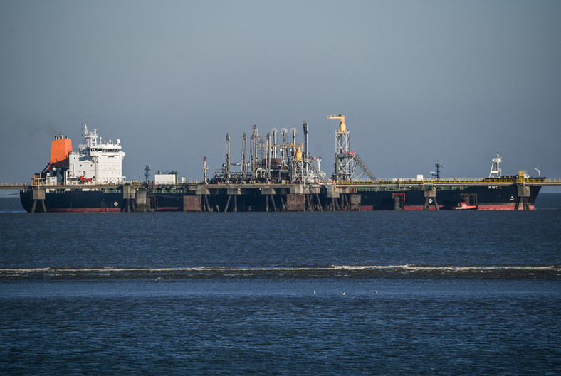 Tankowiec transportuje rosyjską ropę do Wilhelmshaven w Niemczech. 18 stycznia 2023 r.