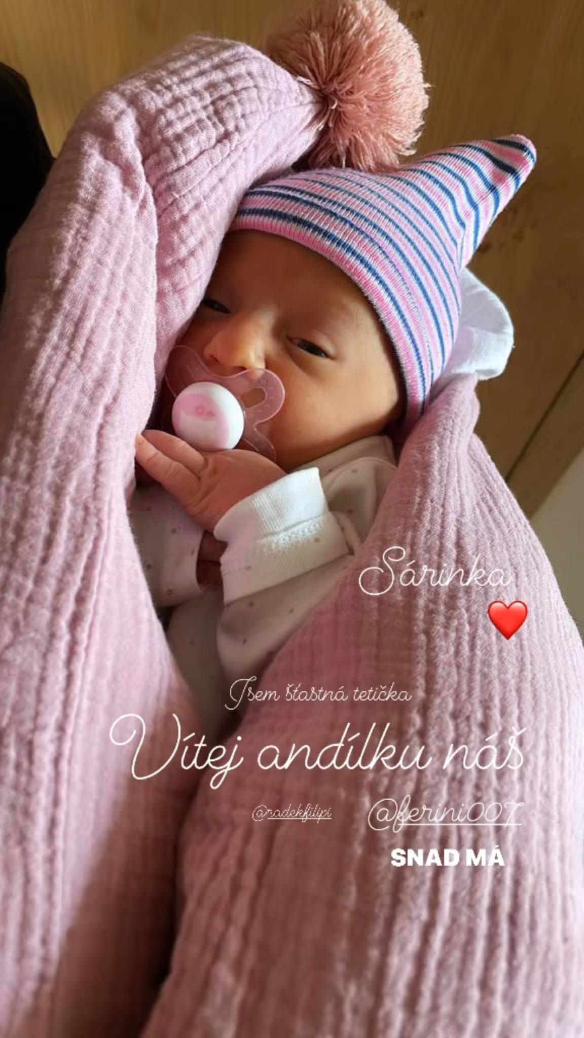 Z českej speváčky Lucie Bílej sa stala teta.