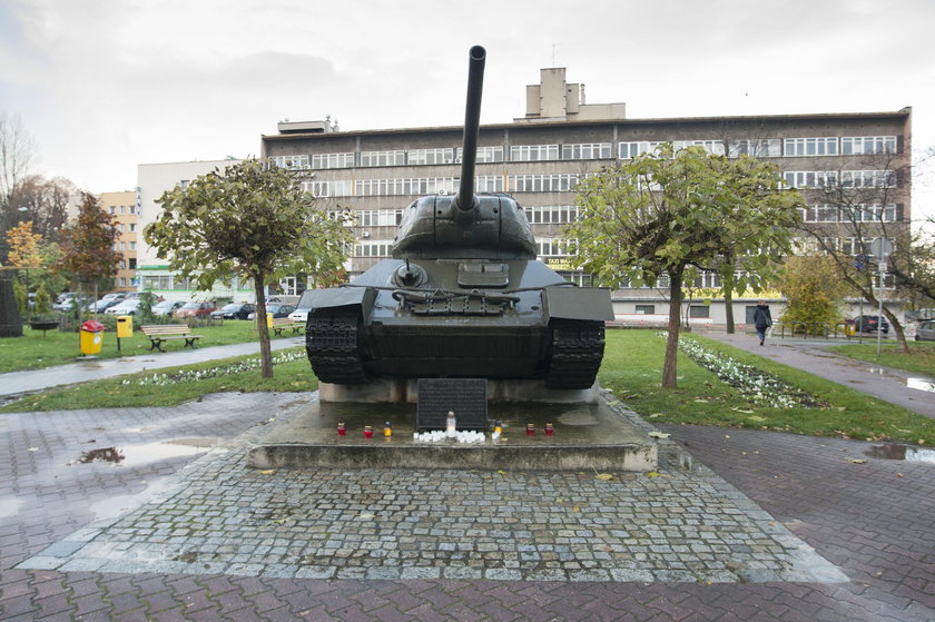 Czołg stojący w Gliwicach ma trafić do muzeum
