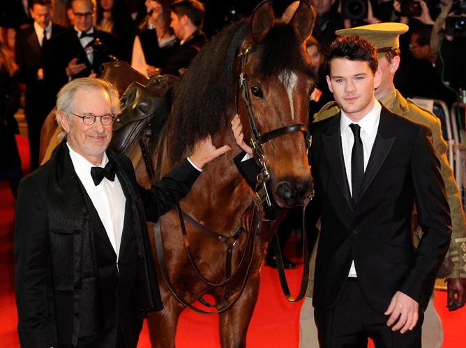 Steven Spielberg i jego aktor Jeremy Irvine