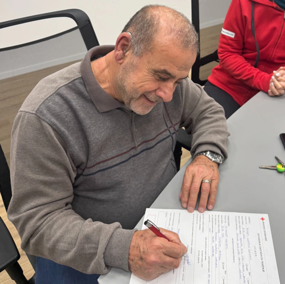 Obojica su bila vidljivo dirnuta i presrećna što konačno mogu da nastave da grade odnos koji im je rat oteo