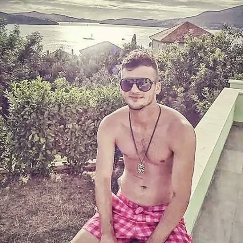 Pri tragickej nehode zomrel slovenský futbalista Ondrej († 35). 