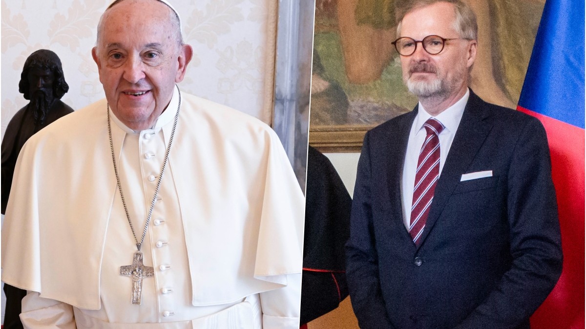 Zosnulý pápež František a český premiér Petr Fiala.
