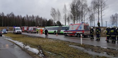 Groźny wypadek na Podlasiu. Autobus wypadł z drogi