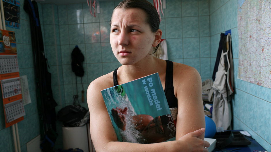 Pływaczka Anna Omielan w wieku 2 lat straciła nogę, mimo to zdobyła szereg medali. 2008 r.