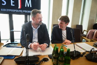 Polska siłuje się z regulowaniem prawa autorskiego. Grożą nam wysokie kary