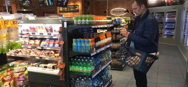 Zatankuj piwo, telewizor i pieczywo, czyli stacja paliw jako supermarket