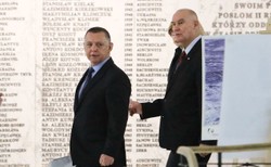 Banaś spotkał się z pokrzywdzonymi w aferze GetBack. "Muszą być wyciągnięte poważne wnioski"