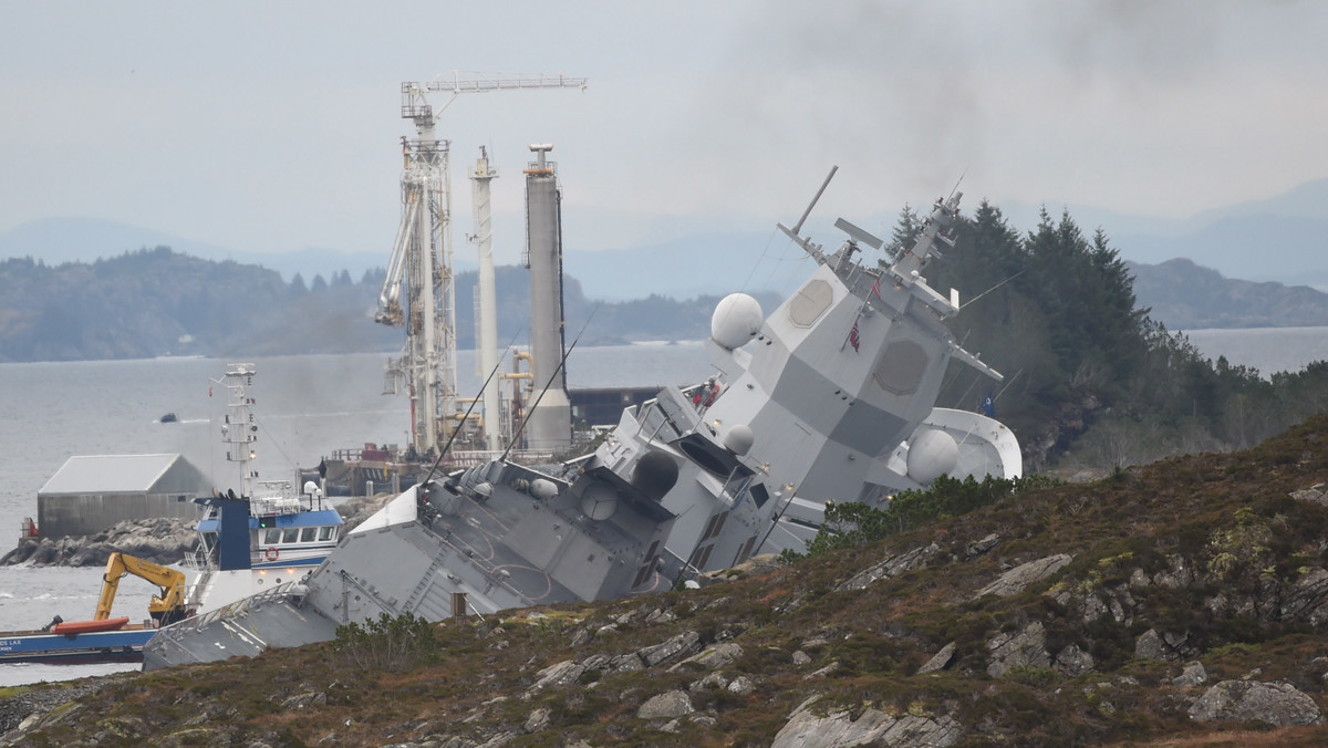 epa07150328 - NORWAY ACCIDENTS FRIGATE TANKER COLLISION (Norwegian frigate KNM Helge Ingstad at risk of sinking following collision with tanker)