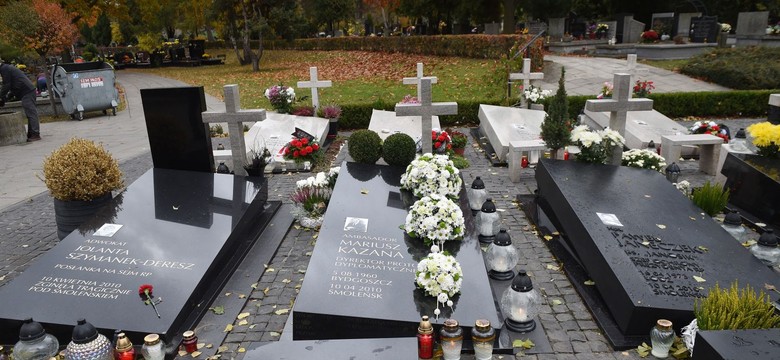 Kwatera smoleńska. Tutaj spoczywają ofiary katastrofy z 2010 roku [ZDJĘCIA]