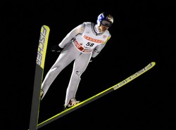 Słabe skoki Małysza w Lahti. Polak spadł z podium Pucharu Świata