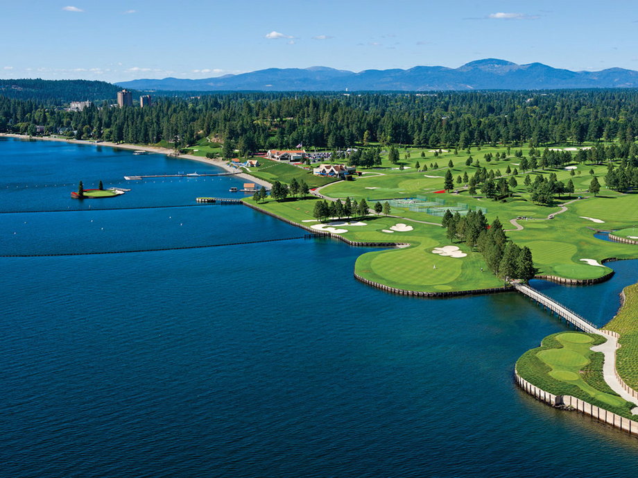 The Coeur d'Alene Resort in Coeur d'Alene, Idaho, is known for its floating green on the 14th hole. The course is located about a mile away from the resort, but guests are transported there via mahogany boats.