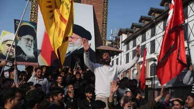 usa "uderzą z siłą, jakiej nigdy wcześniej nie widziano". trump ostrzega po śmierci chameneia