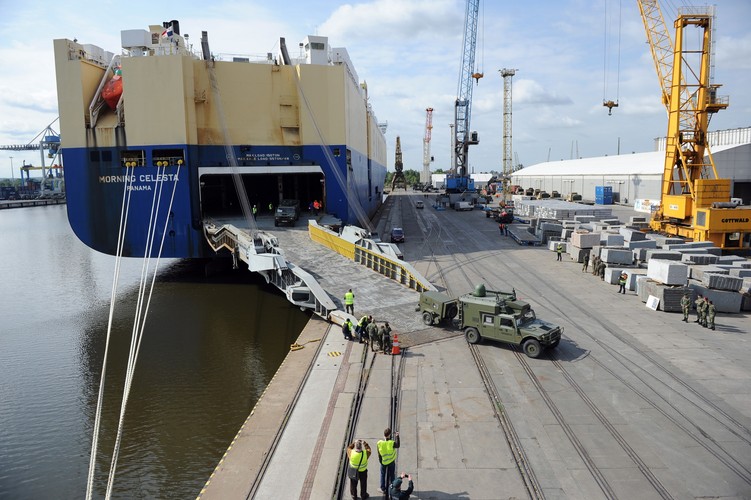 Hiszpanie przerzucą do Polski ok. 500 sztuk sprzętu. Następnie zostanie on przetransportowany do Żagania. 

 <br><br> (mb/mr) PAP/Marcin Bielecki