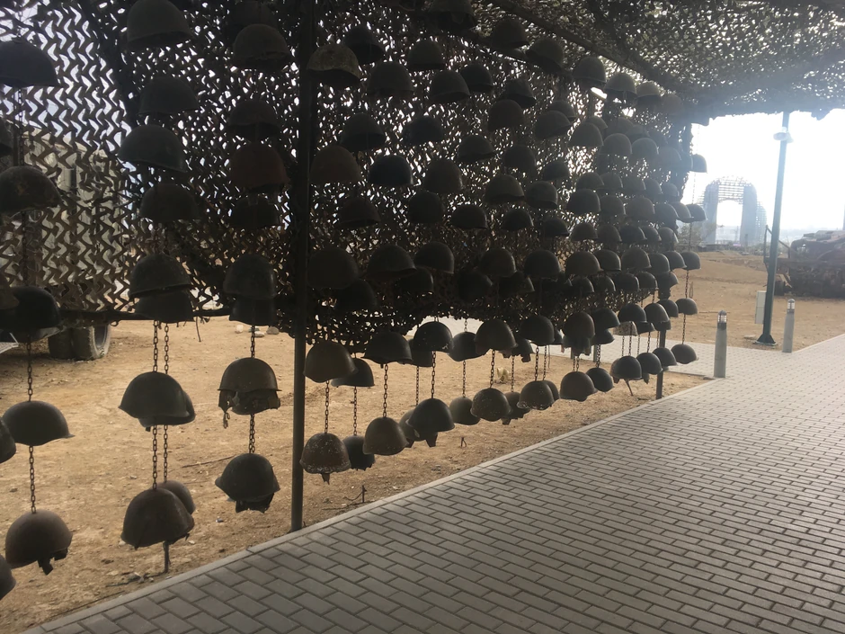 Šlemovi jermenskih vojnika u parku