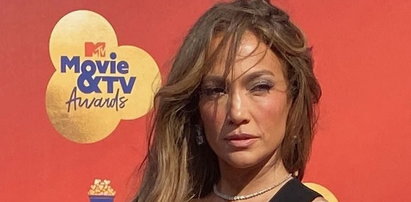 Jennifer Lopez zachwyciła na wydarzeniu MTV. Skórzana kreacja z głębokim dekoltem robi wrażenie!