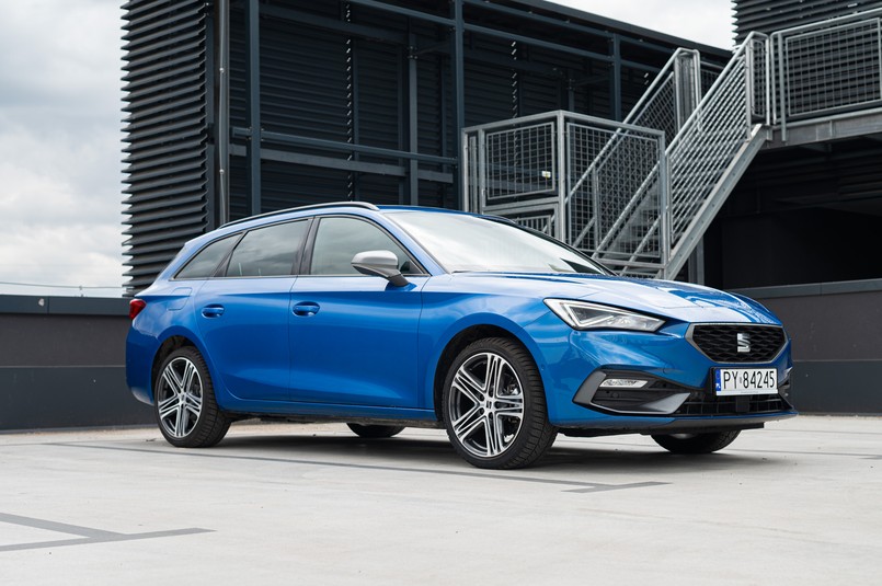 LEON SPORTSTOURERER E-HIBRRID