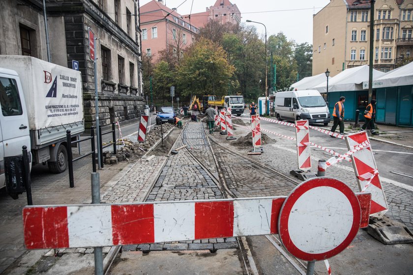 Naprawa kostki na placu Wielkopolskim