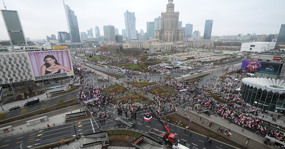 Marsz Niepodległości: setki tysięcy w Warszawie, ministrowie wybuczani