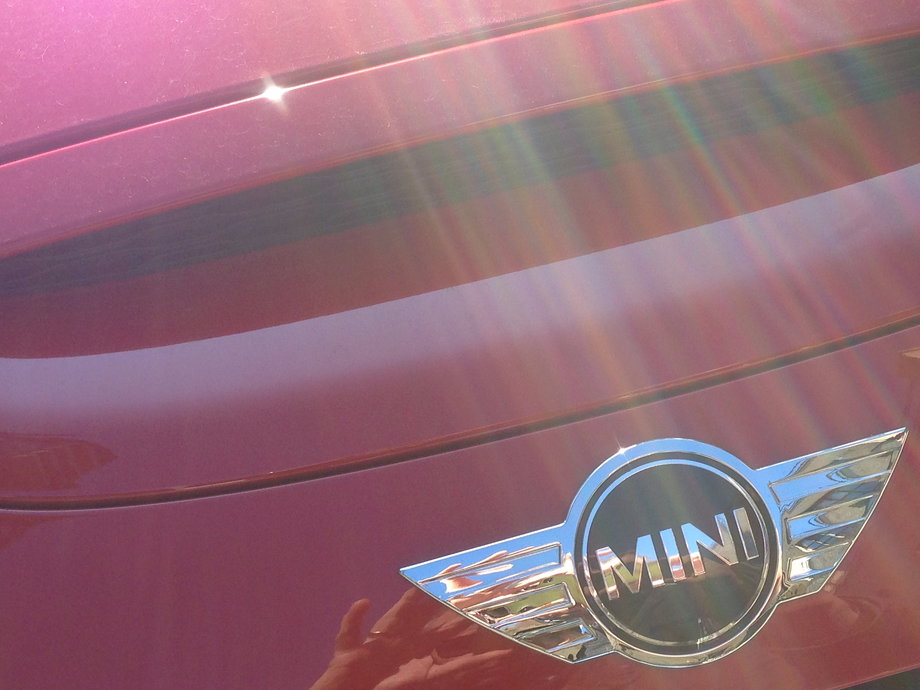 The MINI badge shares space with a discretely aggressive hood scoop.
