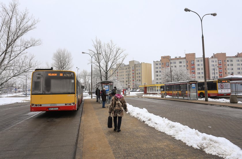 Mieszkańcy Bielan czekają na kolejne autobusy