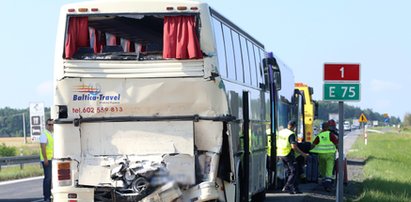 Kolejny wypadek autokaru z dziećmi! Wjechała w niego ciężarówka