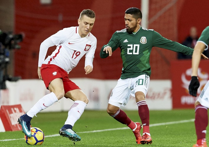 Piotr Zieliński (L) i Javier Aquino (P)