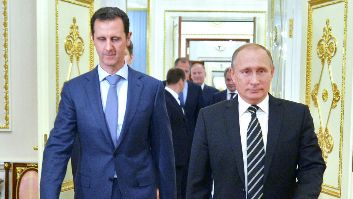 Prezydent Rosji Władimir Putin dał w sobotę do zrozumienia, że rząd syryjski mógłby współpracować z ugrupowaniami rebelianckimi pod warunkiem, że byłyby one gotowe walczyć przeciwko bojownikom dżihadystycznego Państwa Islamskiego (ISIS) – pisze dzisiaj BBC.