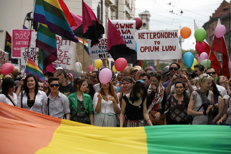 Dwie manifestacje w Krakowie. Homoseksualiści kontra narodowcy